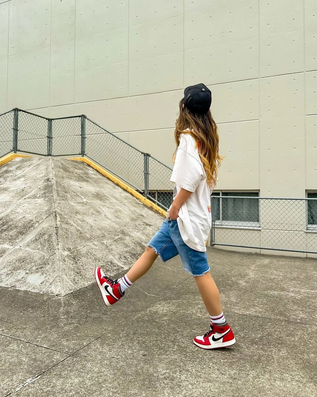 SAINT MICHAEL SAINT WAR TEE/WHAT new style Jesus cross retro short-sleeved, off-white S-XL, ready-to-wear, washed and distressed, printed repeatedly and modified, tube-woven seamless fabric, with little angel anti-counterfeiting label